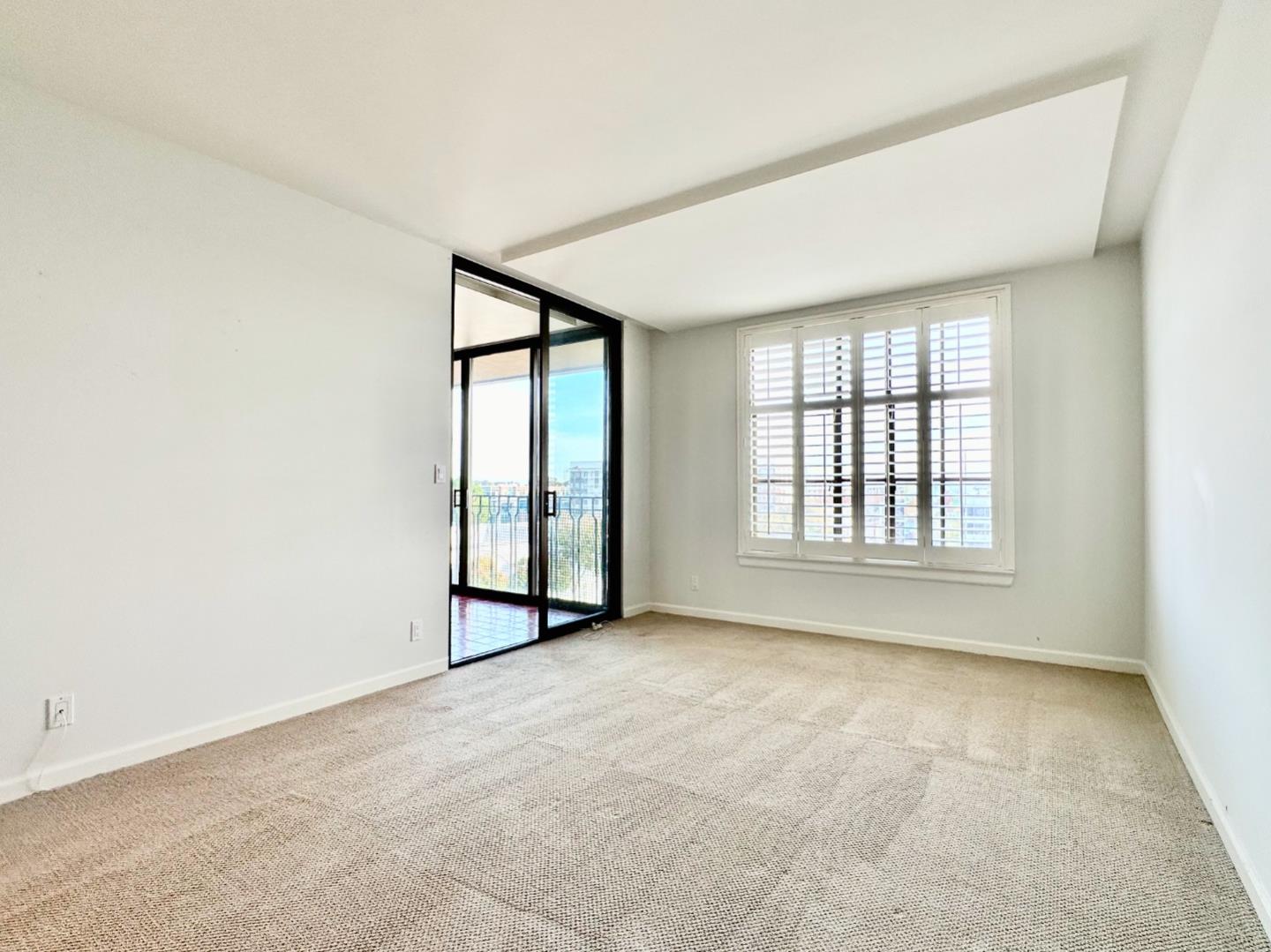 555 Laurel AVE 527