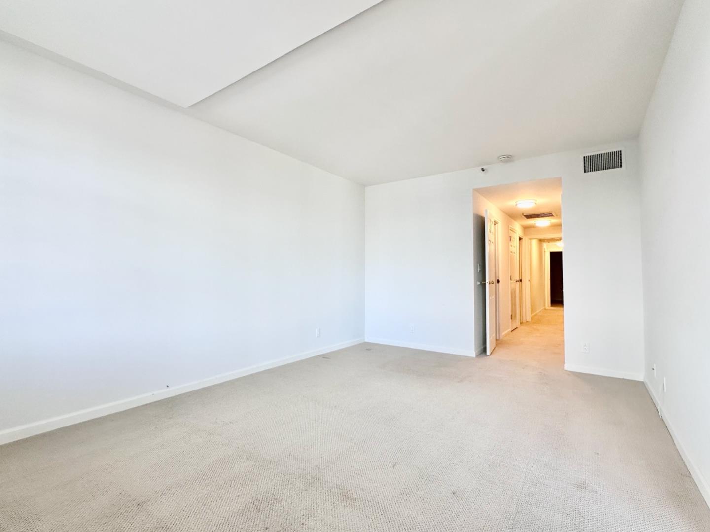 555 Laurel AVE 527