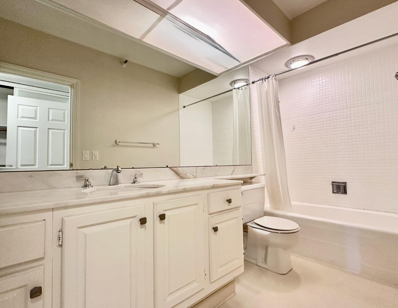 555 Laurel AVE 527