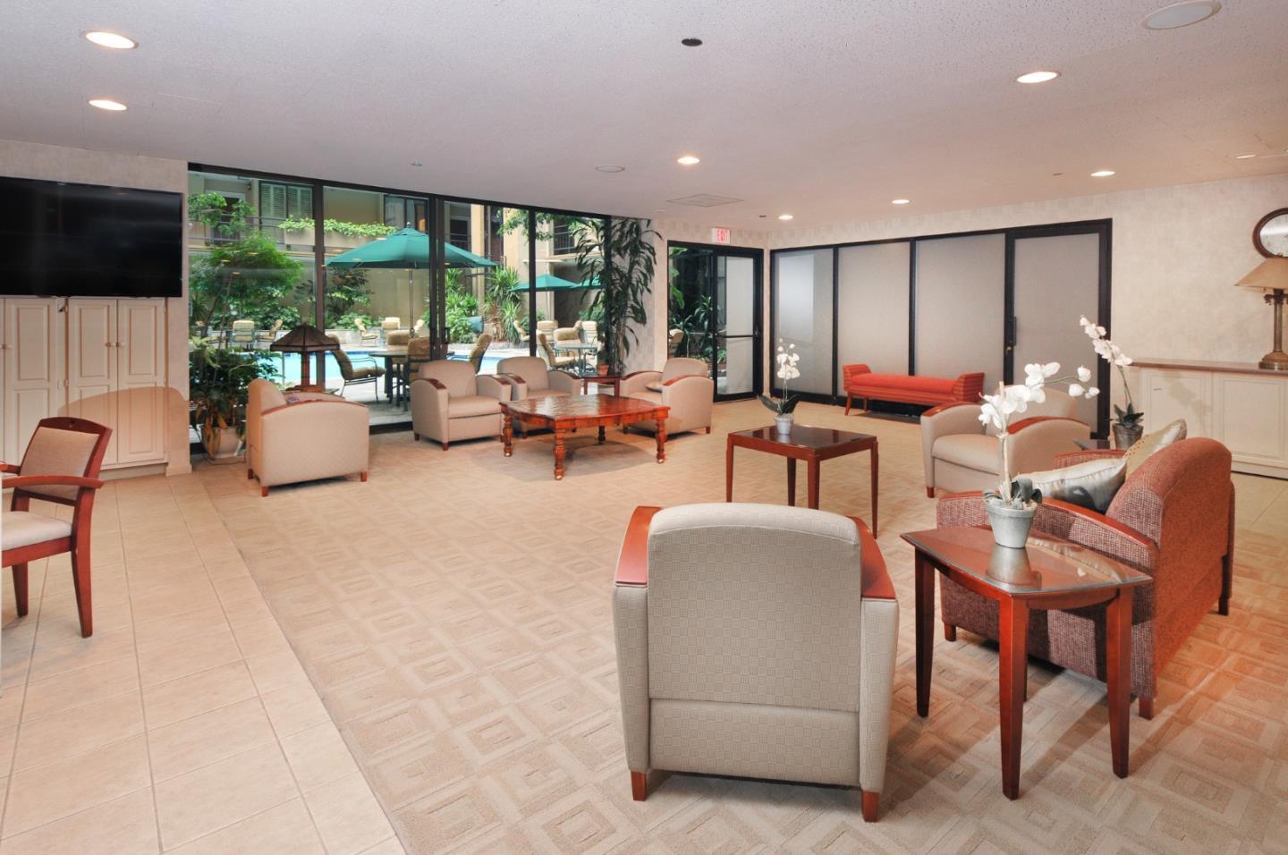 555 Laurel AVE 527