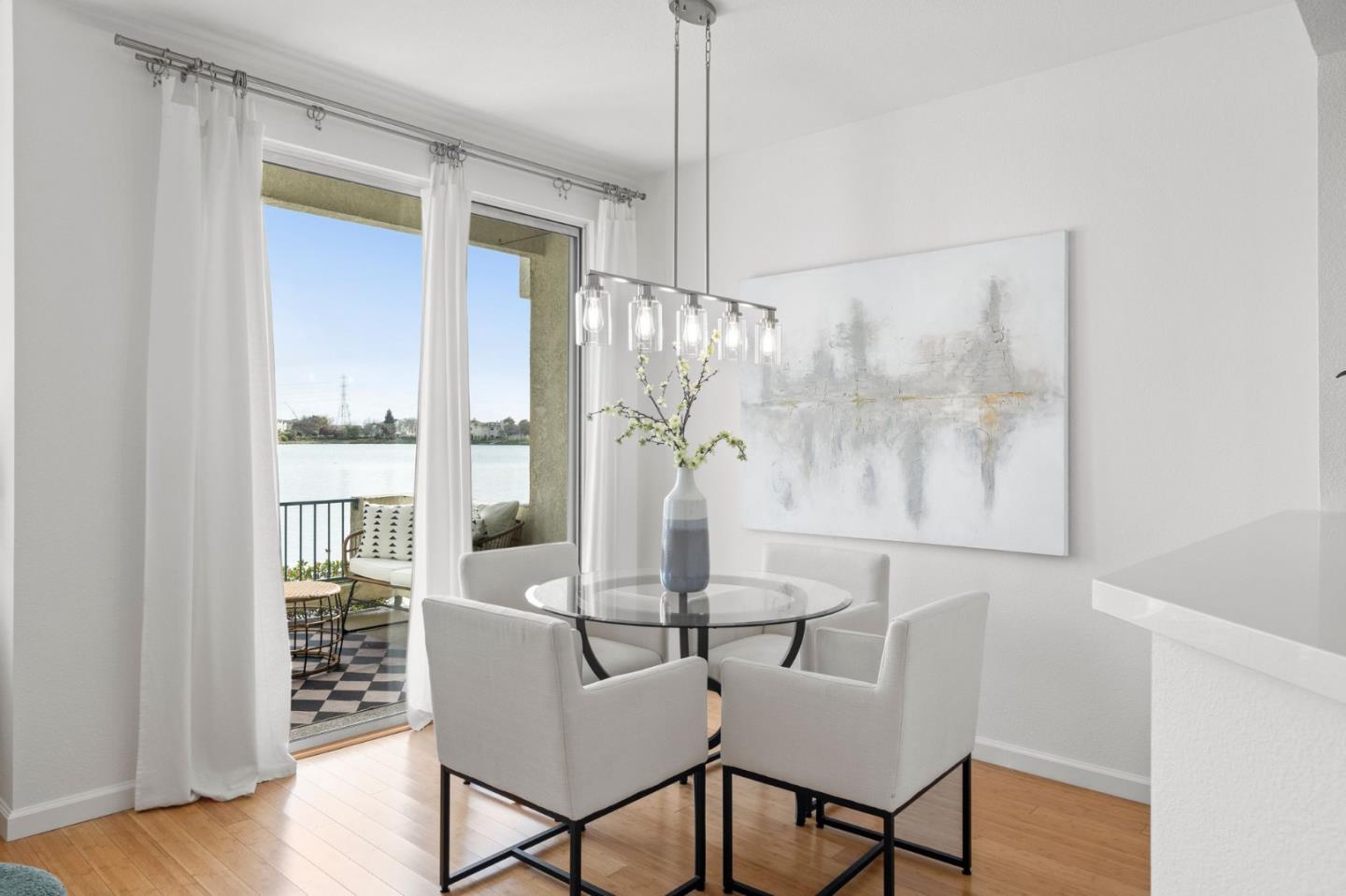 300 Baltic CIR 306
