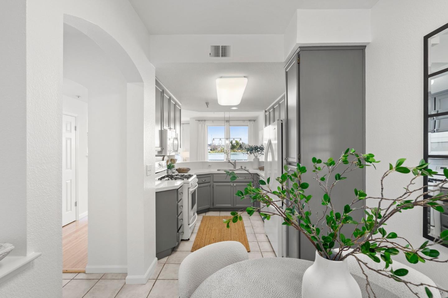 300 Baltic CIR 306