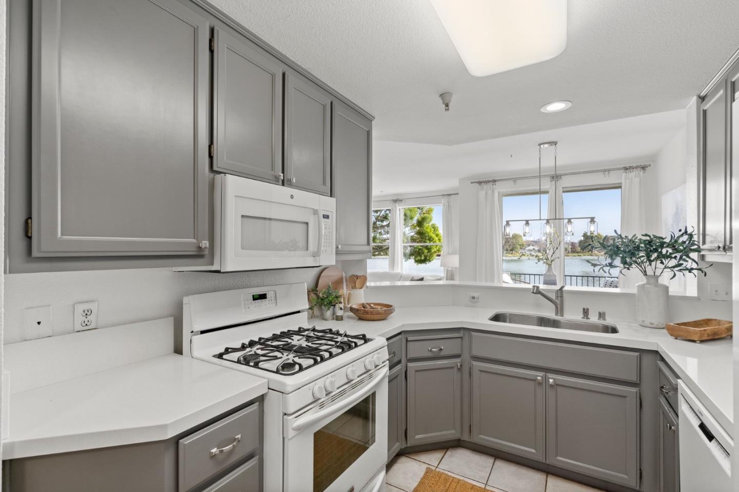 300 Baltic CIR 306