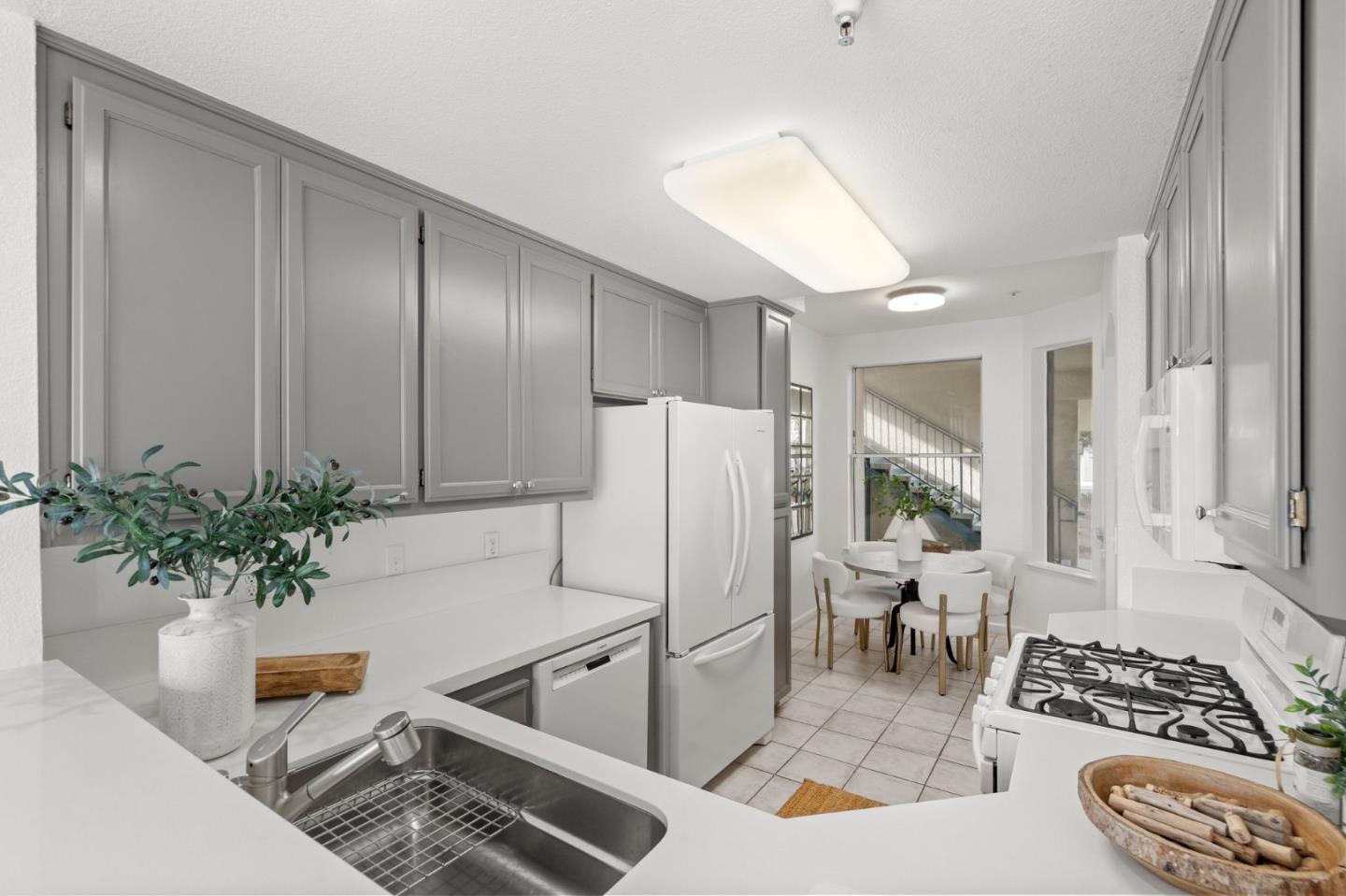 300 Baltic CIR 306