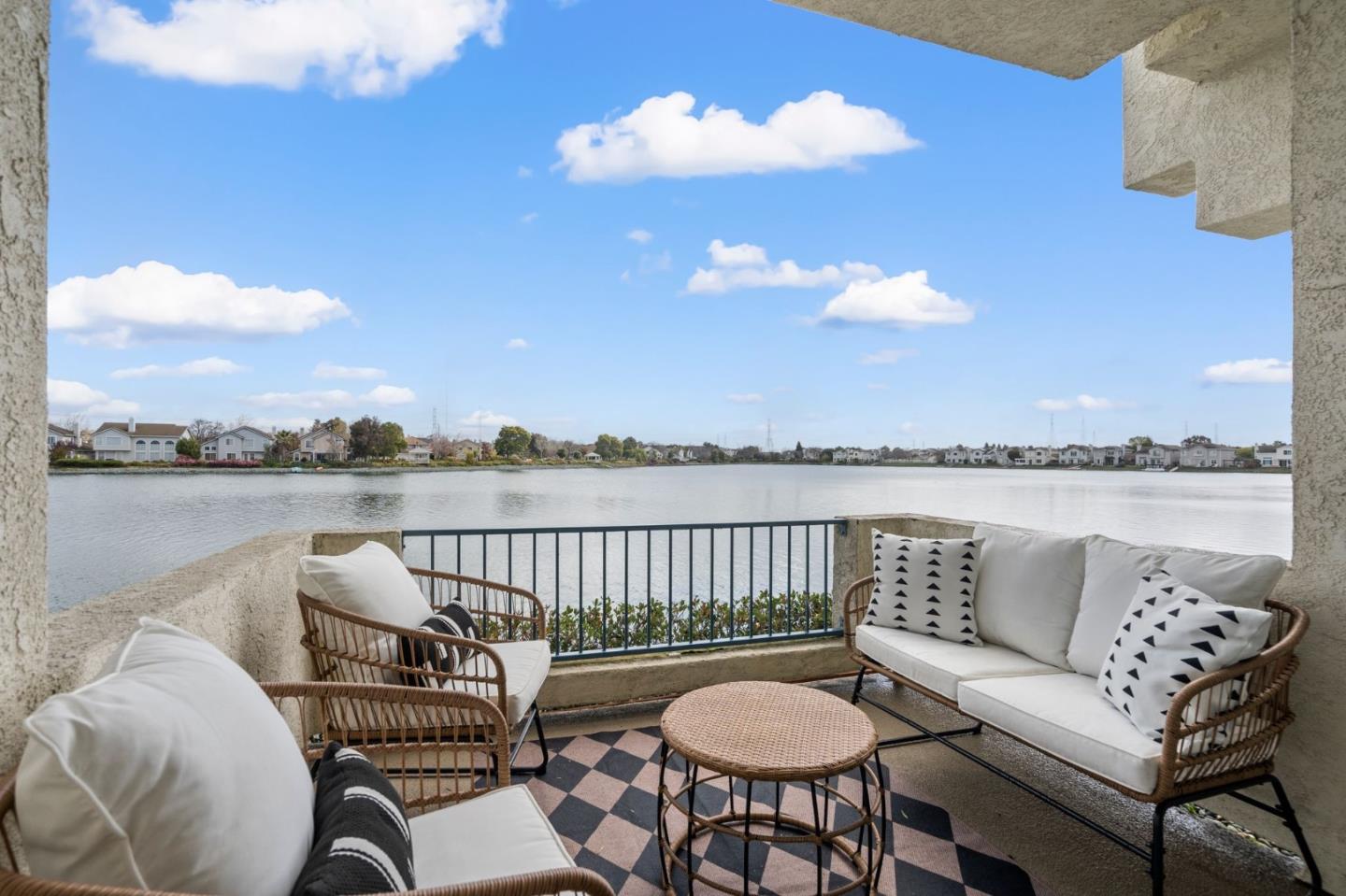 300 Baltic CIR 306