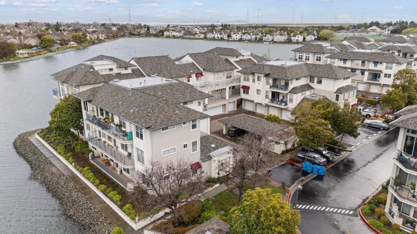 300 Baltic CIR 306