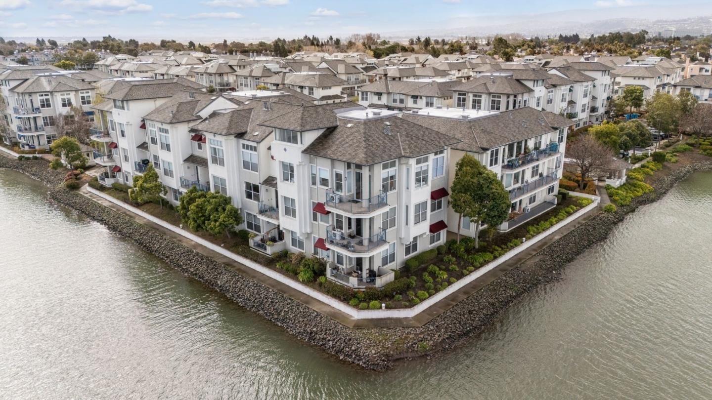 300 Baltic CIR 306