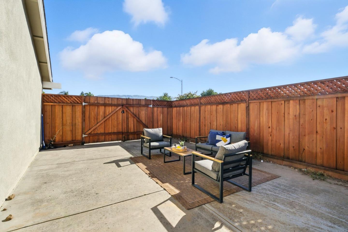 1297 Chesbro WAY
