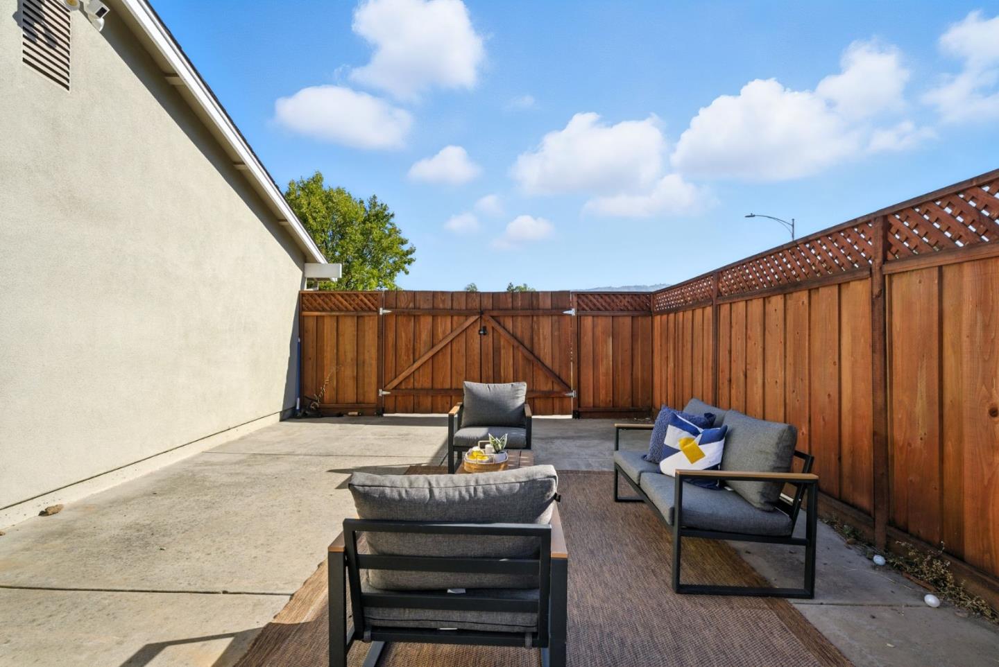1297 Chesbro WAY