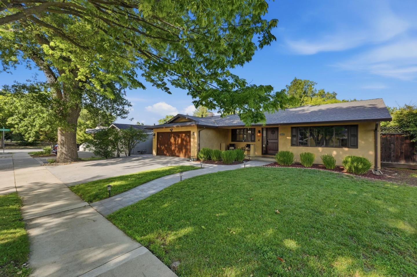 4276 Lynfield Lane