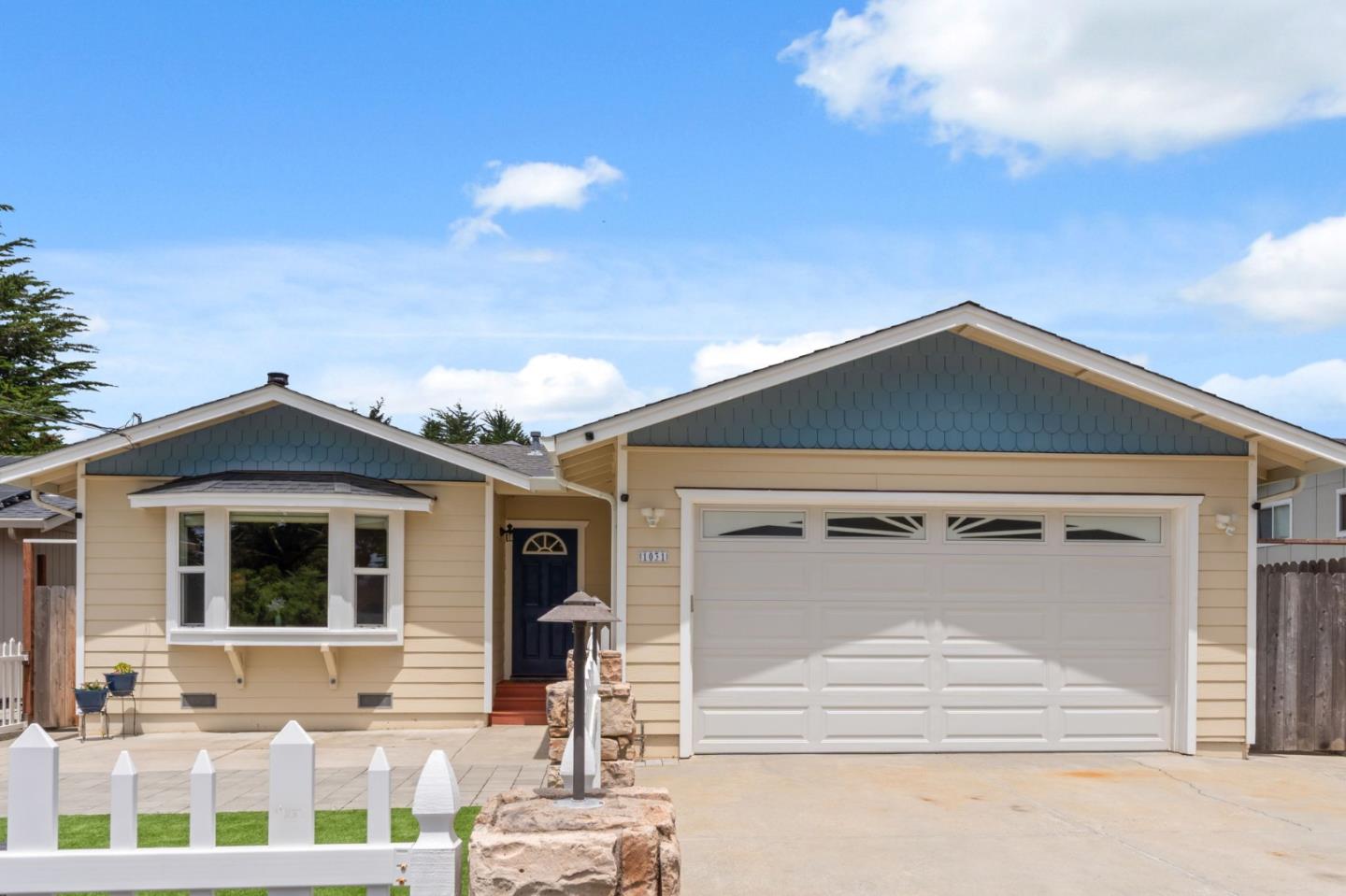 1031 Oak AVE