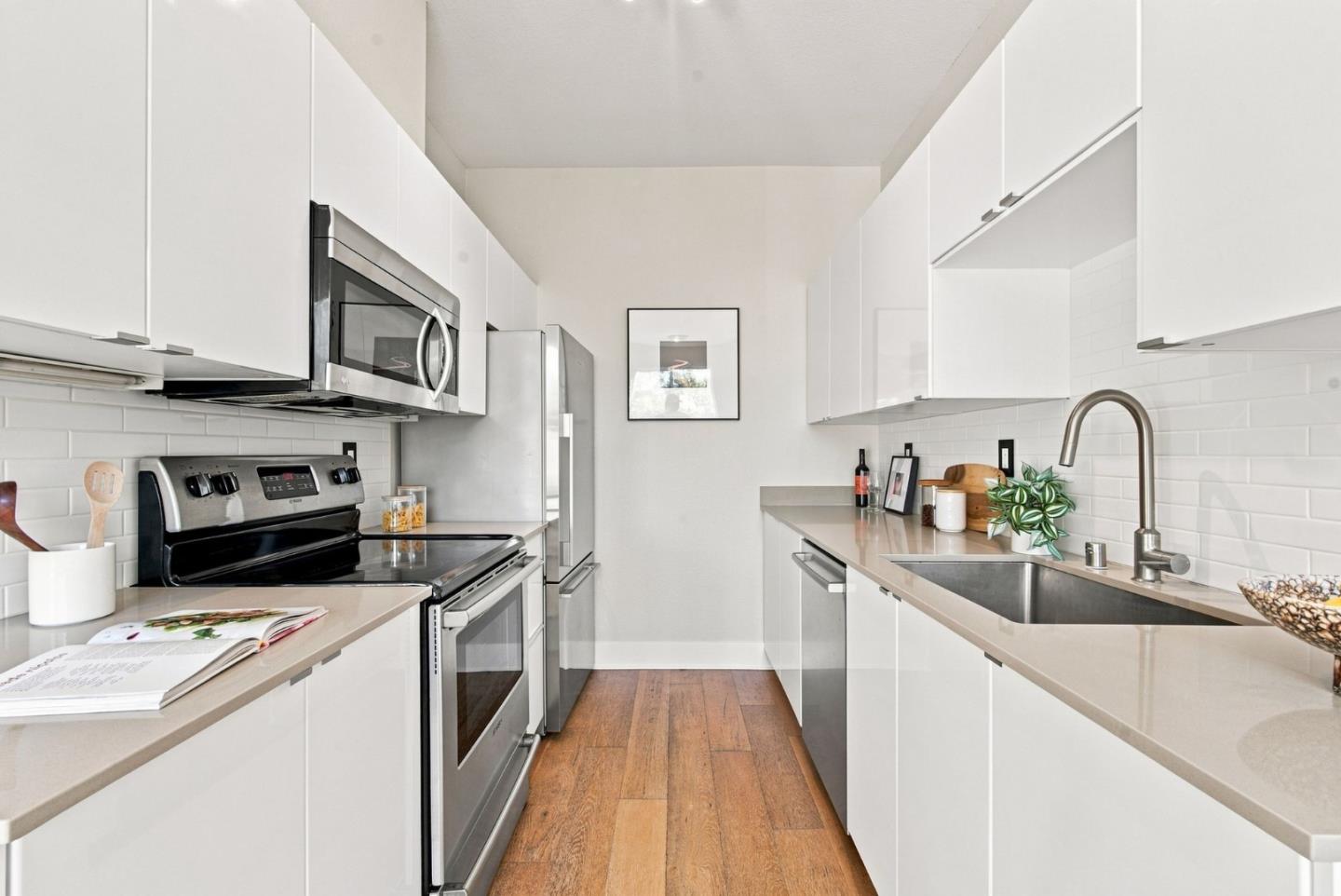 199 Shoreline CT