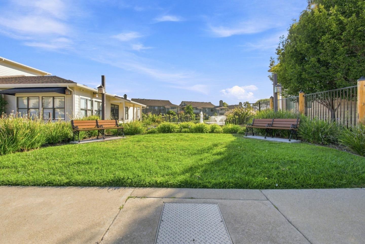 199 Shoreline CT