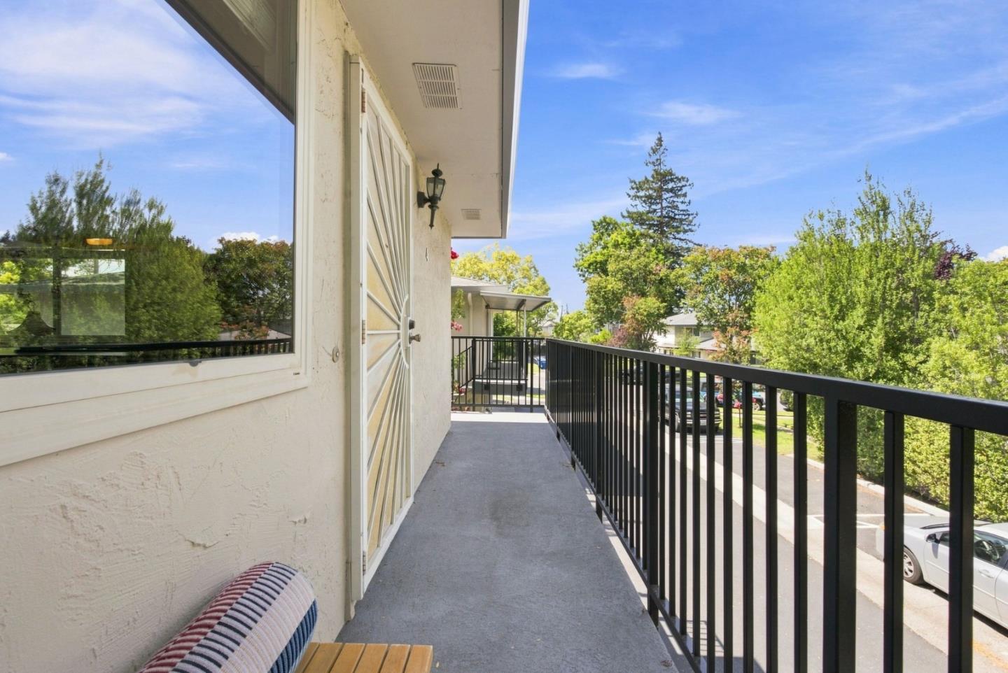 243 E Latimer AVE 4