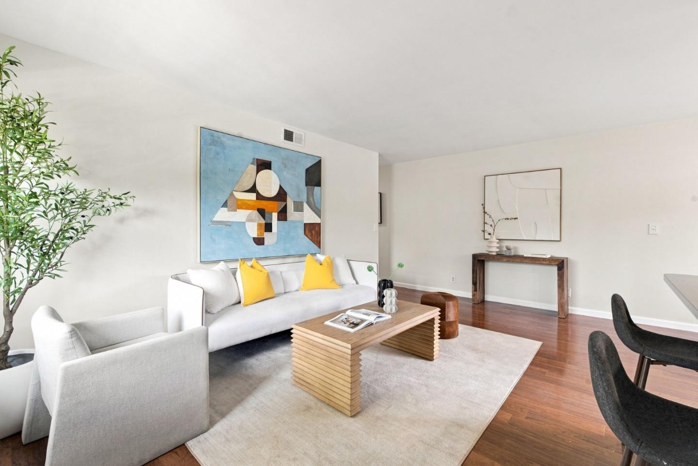 243 E Latimer AVE 4