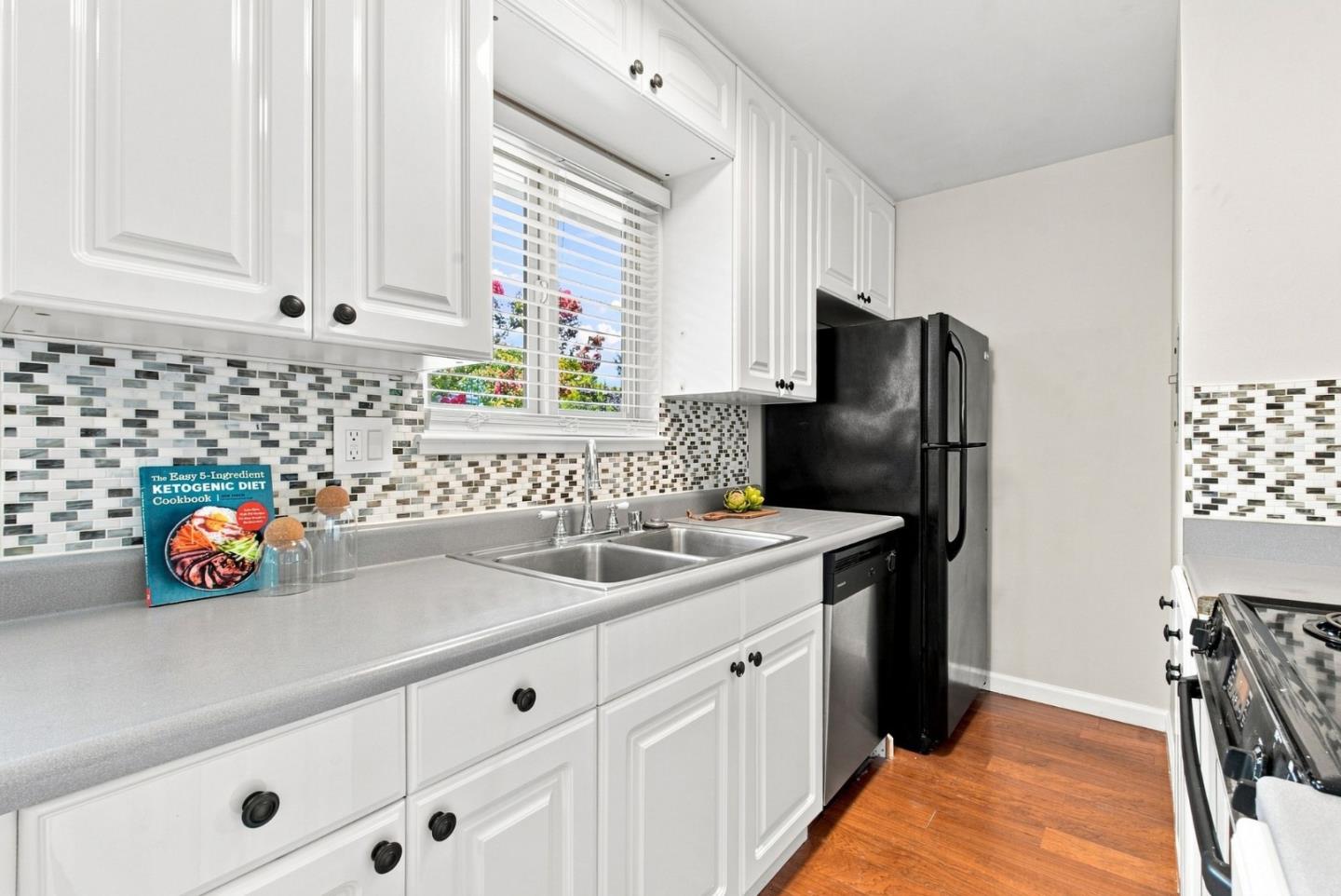 243 E Latimer AVE 4