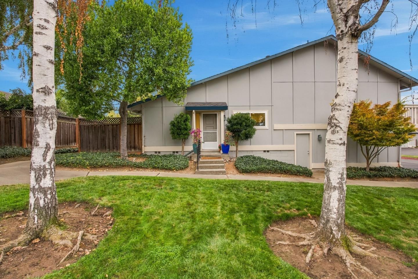 1396 Cherrywood SQ