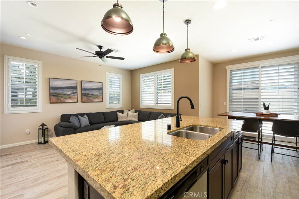 31929 Calle Luz