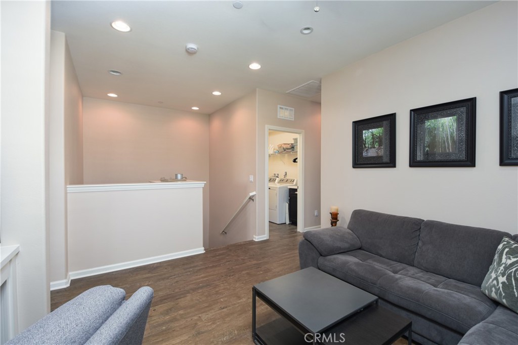 31929 Calle Luz