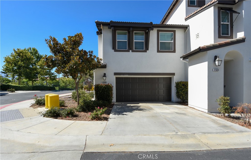 31929 Calle Luz