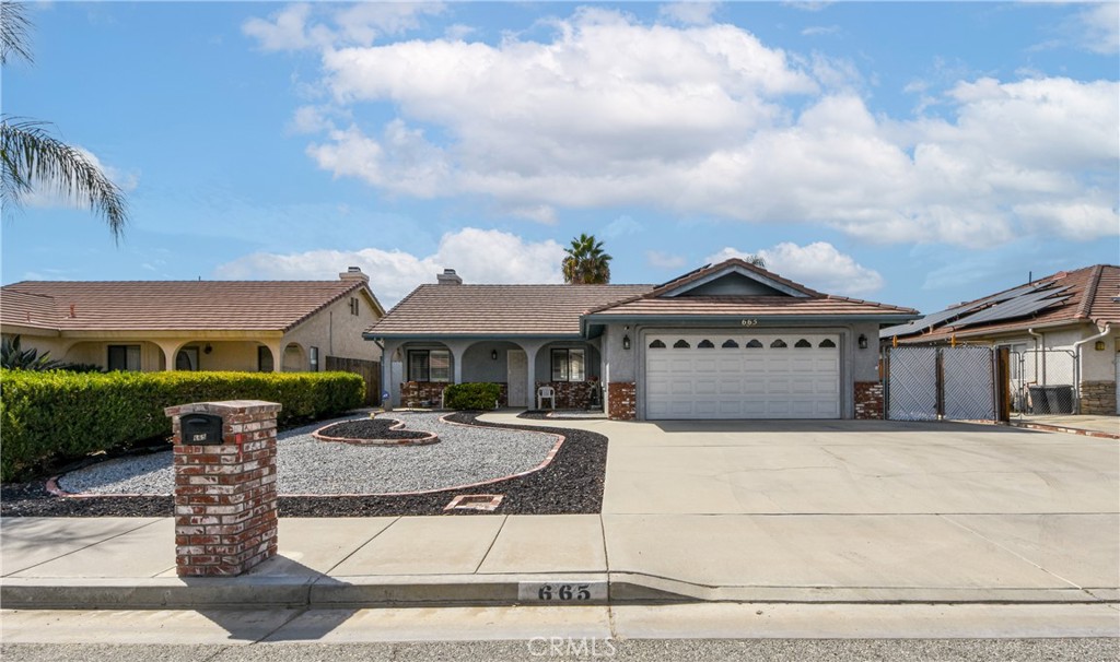 665 Deardorff Dr