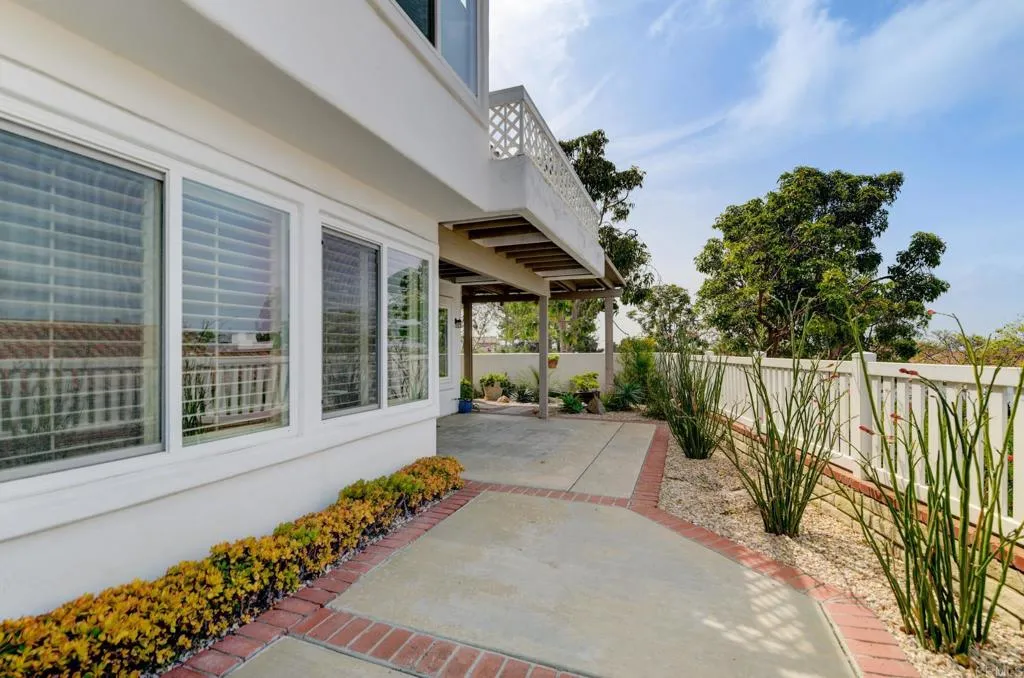 4609 Zamora Way