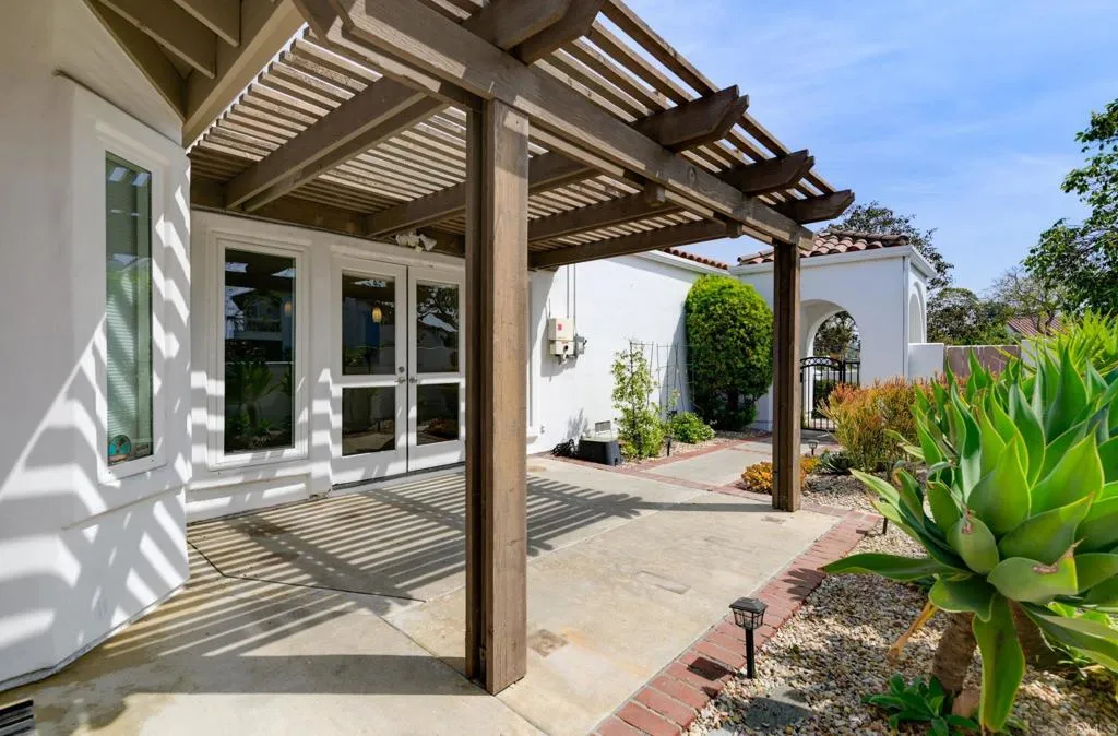 4609 Zamora Way