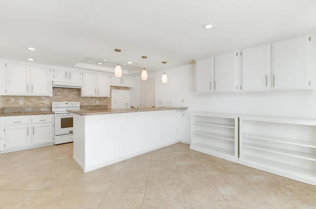 4609 Zamora Way