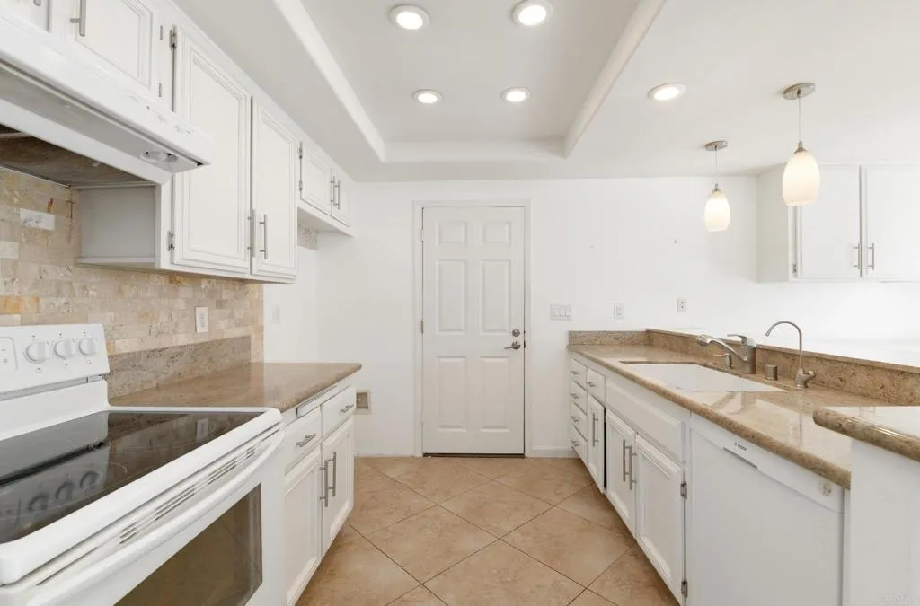 4609 Zamora Way