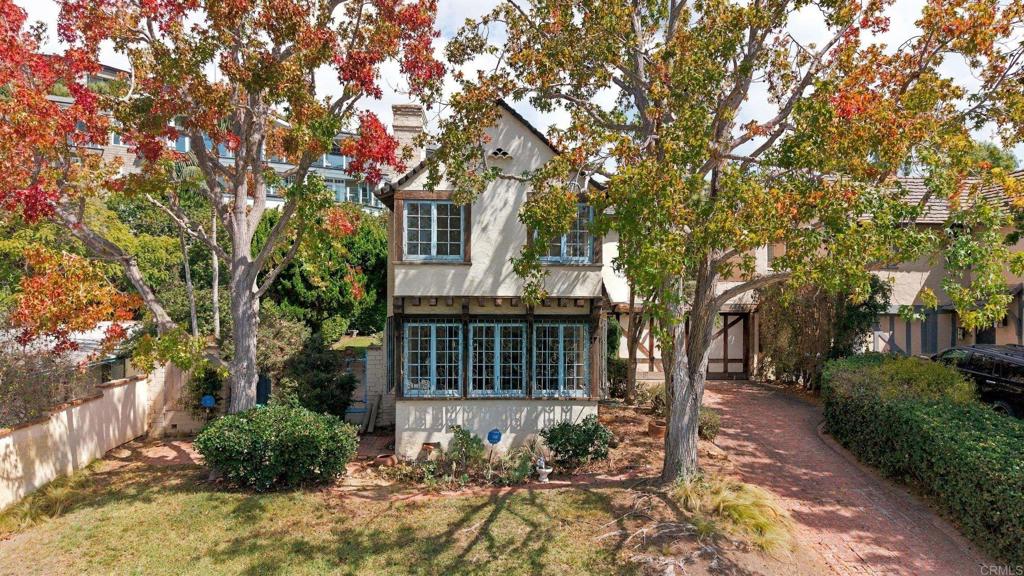 5669 Bellevue Avenue