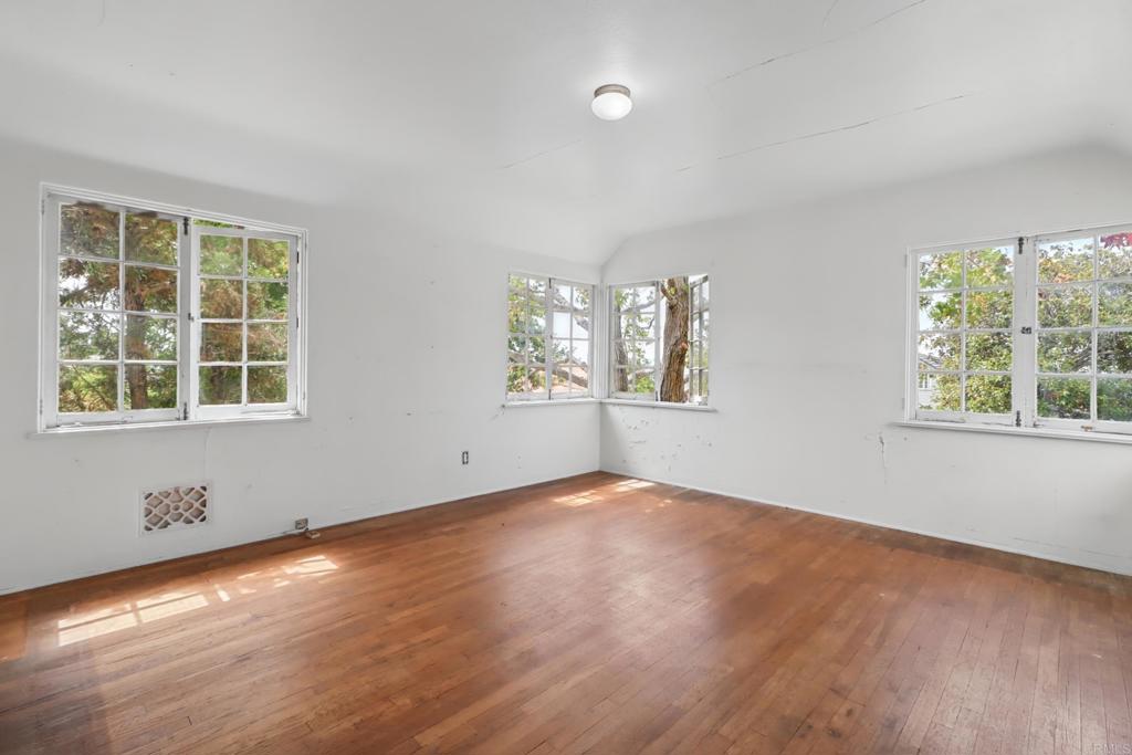 5669 Bellevue Avenue