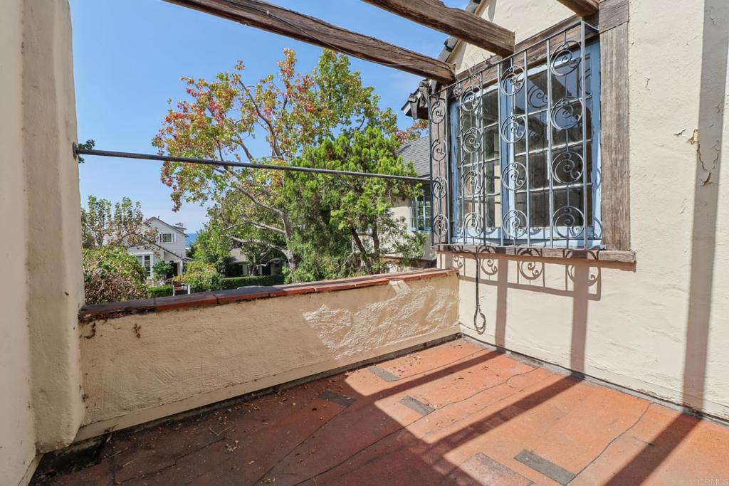 5669 Bellevue Avenue