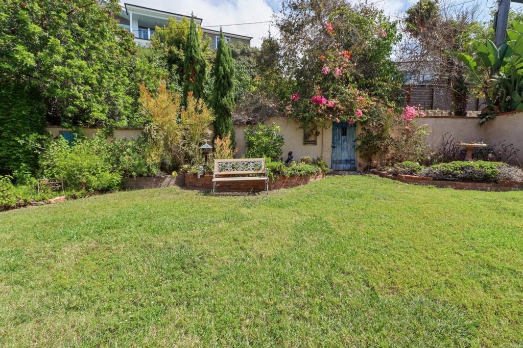 5669 Bellevue Avenue