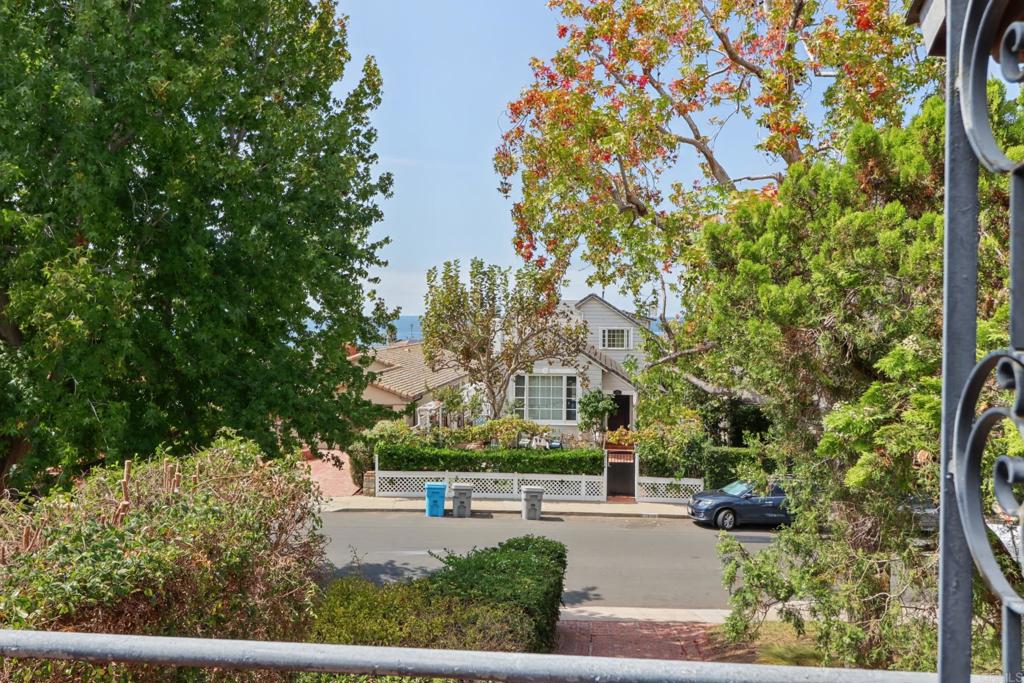 5669 Bellevue Avenue