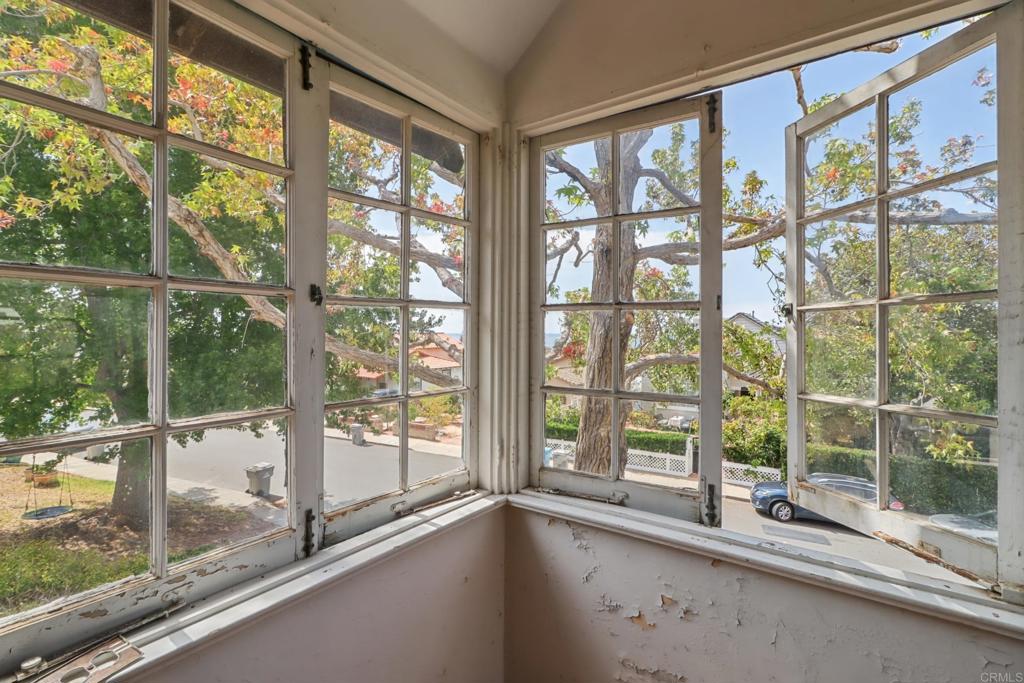 5669 Bellevue Avenue