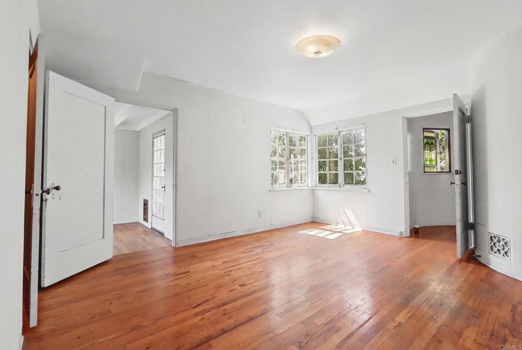 5669 Bellevue Avenue