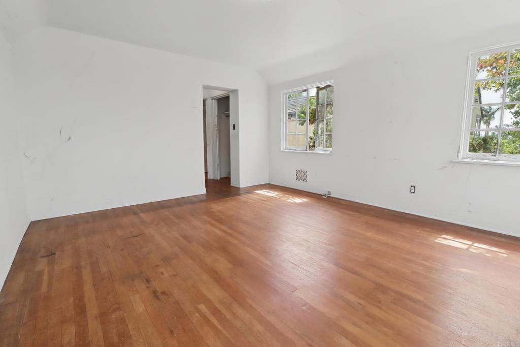 5669 Bellevue Avenue