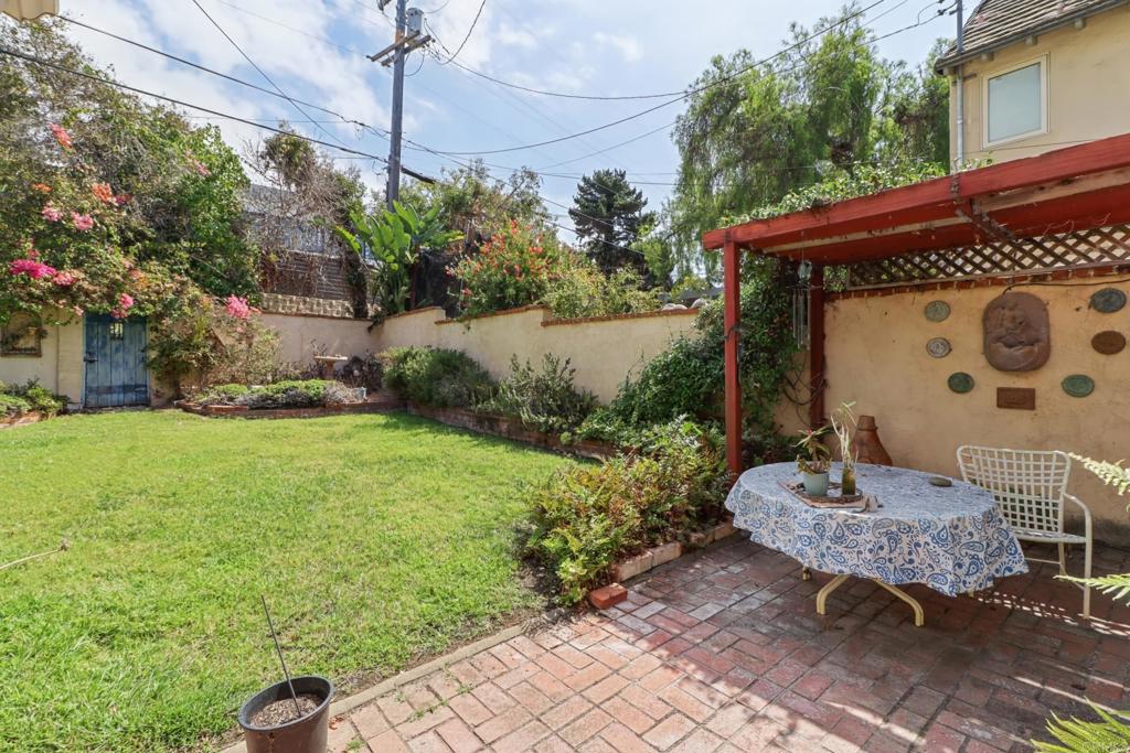 5669 Bellevue Avenue