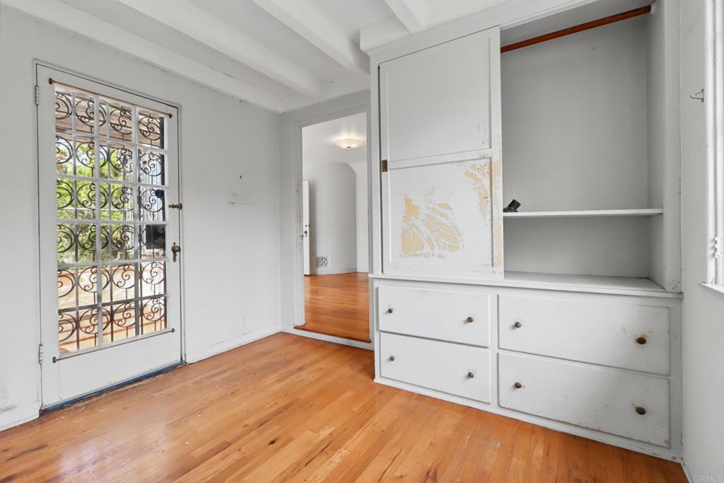 5669 Bellevue Avenue