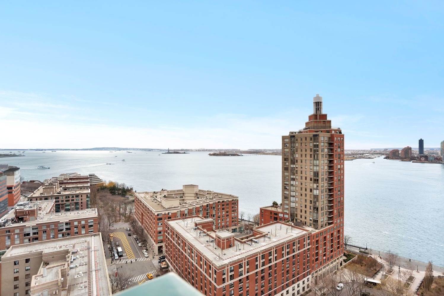 225 Rector Pl Unit: 18J