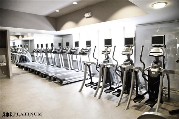 225 Rector Pl Unit: 11S