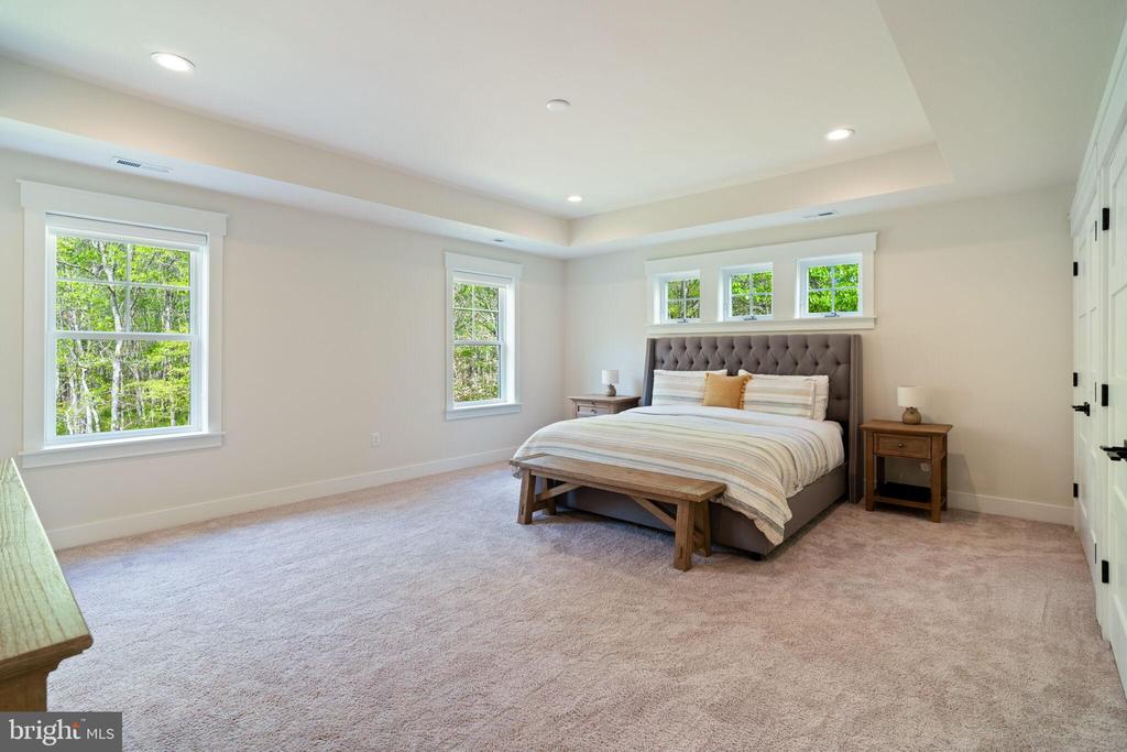 807 Curran Ct