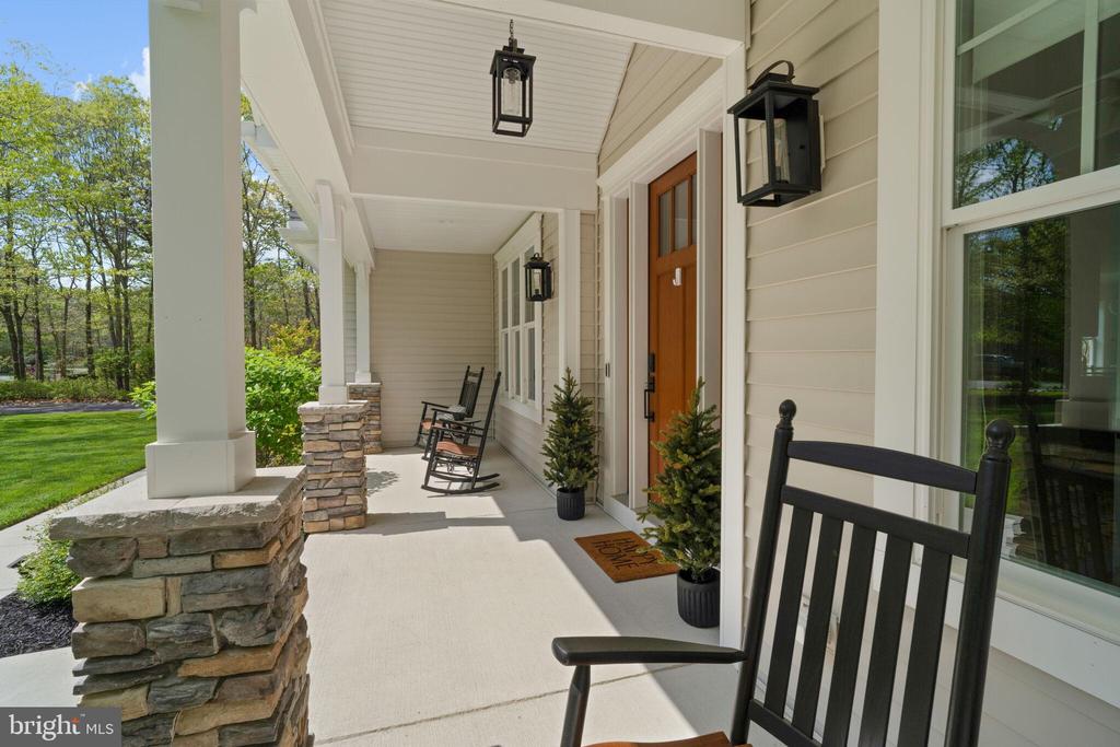 807 Curran Ct