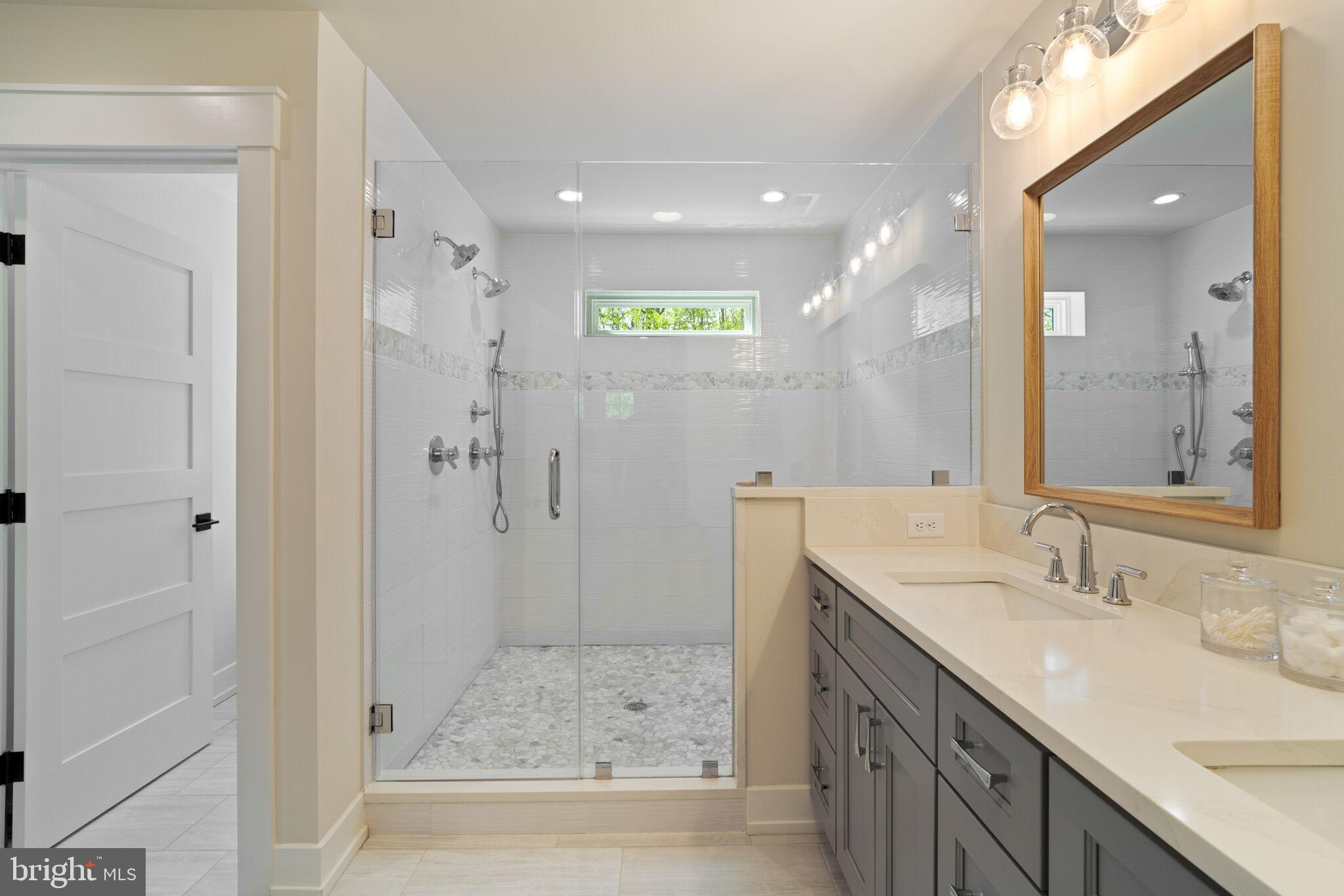 807 Curran Ct