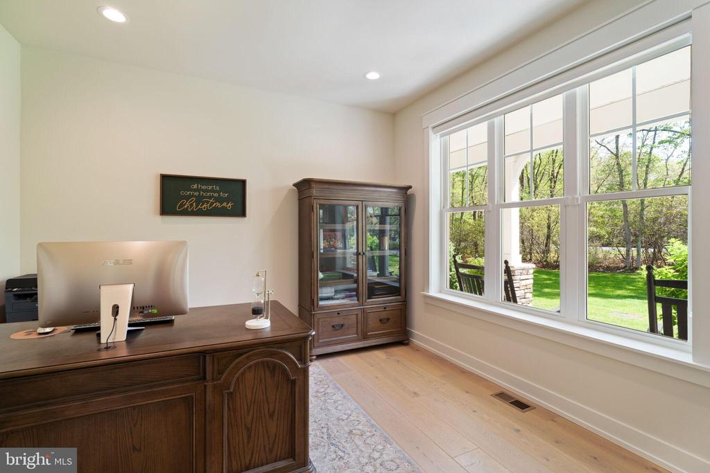 807 Curran Ct