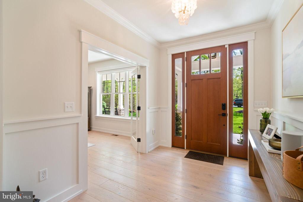 807 Curran Ct