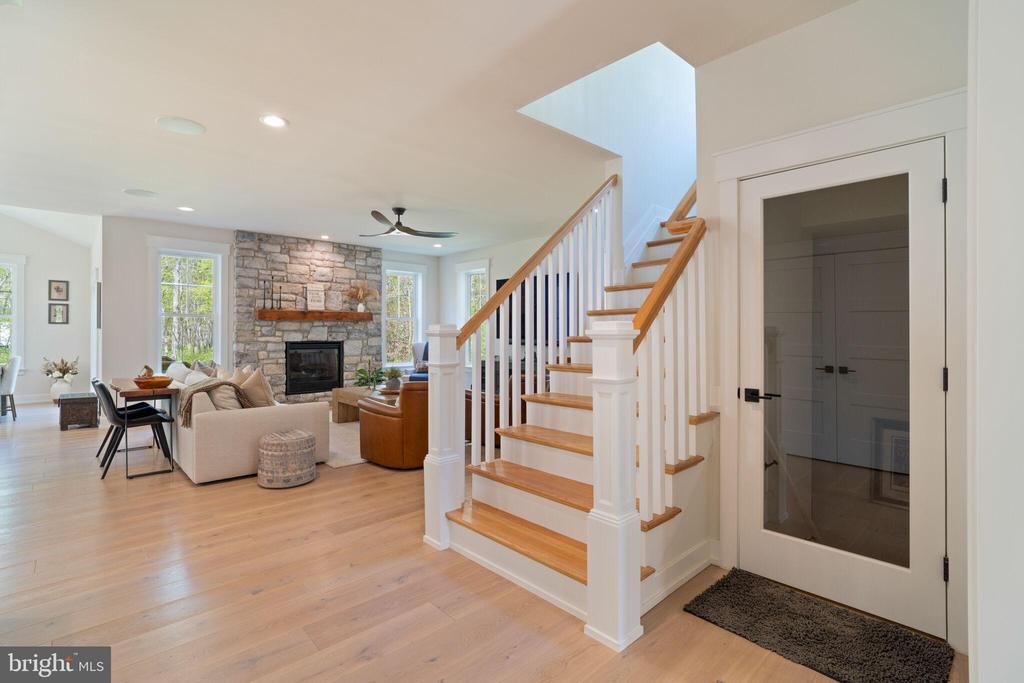 807 Curran Ct