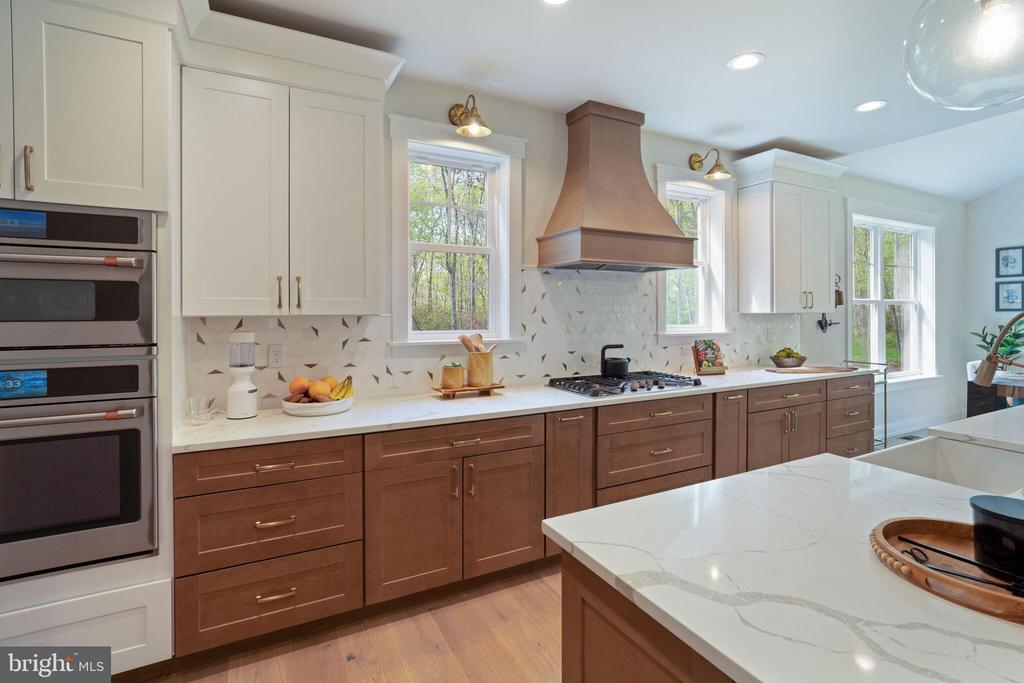 807 Curran Ct