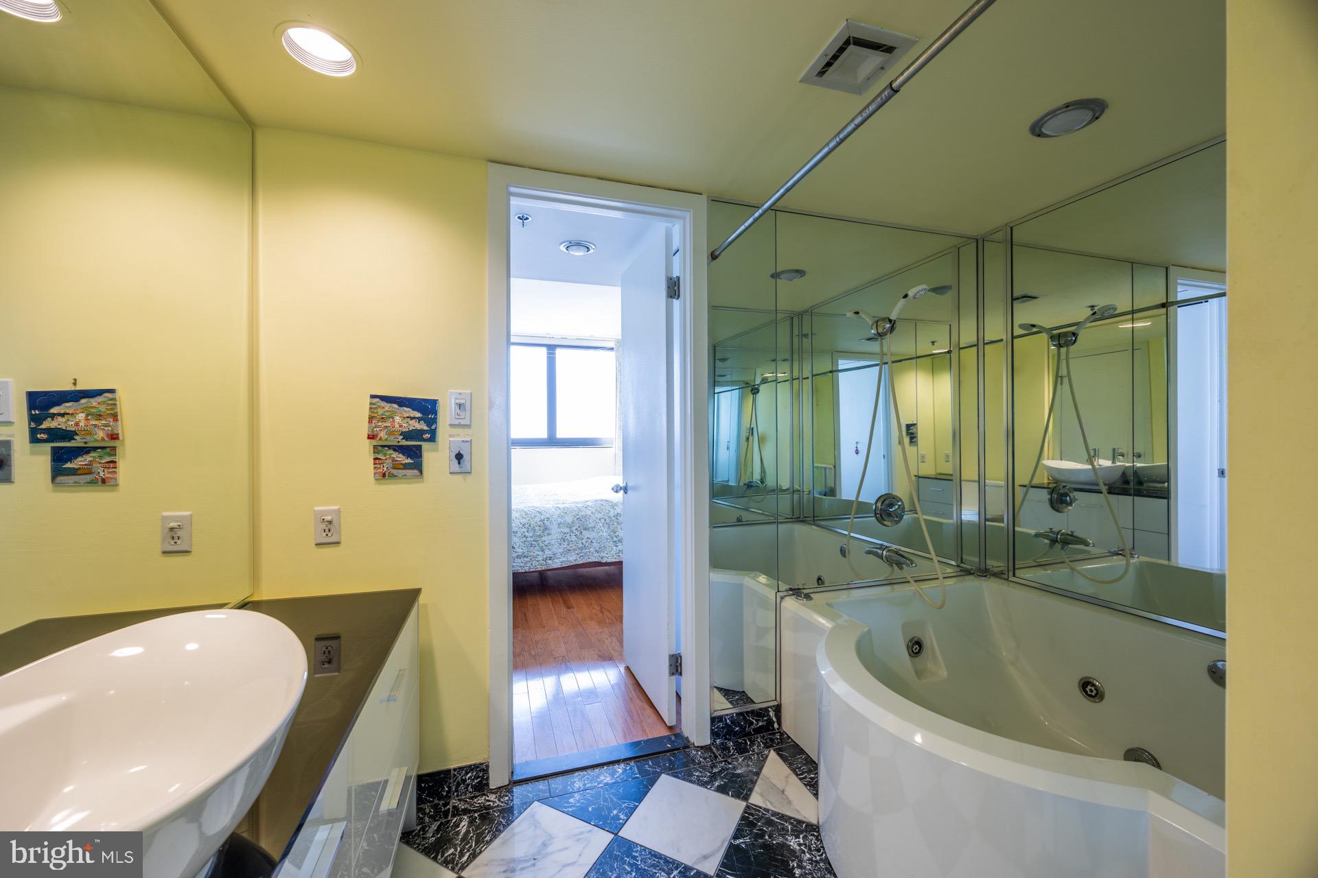 3851 BOARDWALK 1502