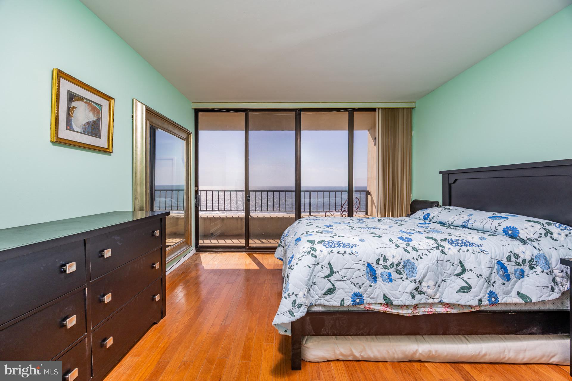 3851 BOARDWALK 1502